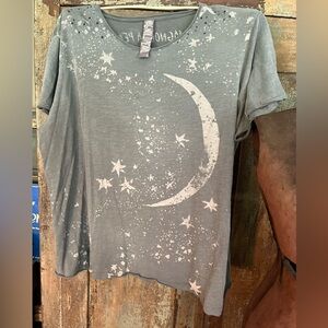 Magnolia Pearl Galaxy Dust Tee Shirt
Ozzy moonlight